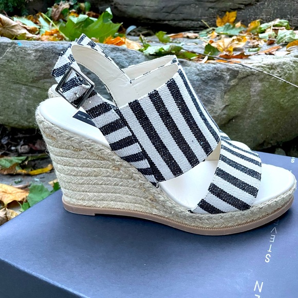 WOMENS STEVE MADDEN STRIPED “STUNNER” ESPADRILLES/ SANDALS   -8.5 - NIB ! - Picture 2 of 15